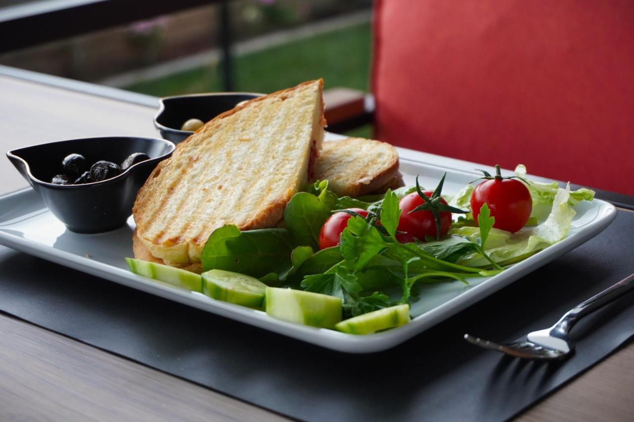 דיקילי Reynabe Boutique Hotel מראה חיצוני תמונה